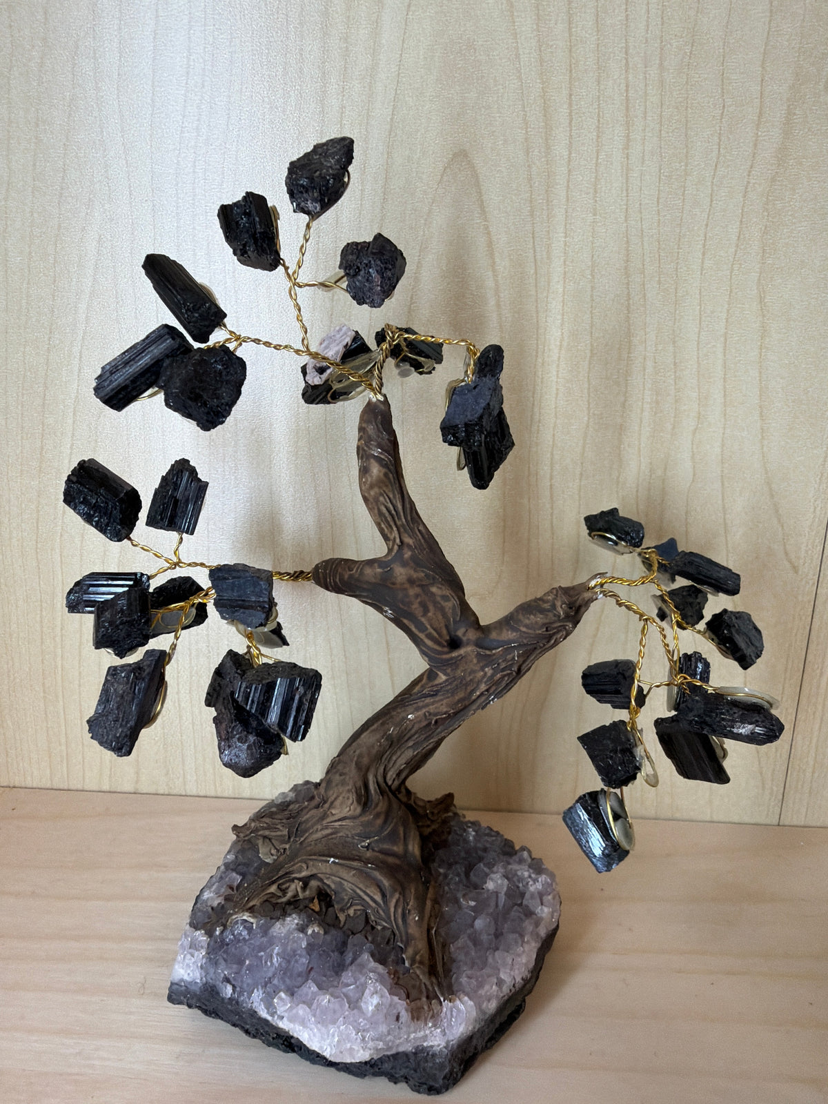 Pequeños árboles de cristal para chakras con base en racimo