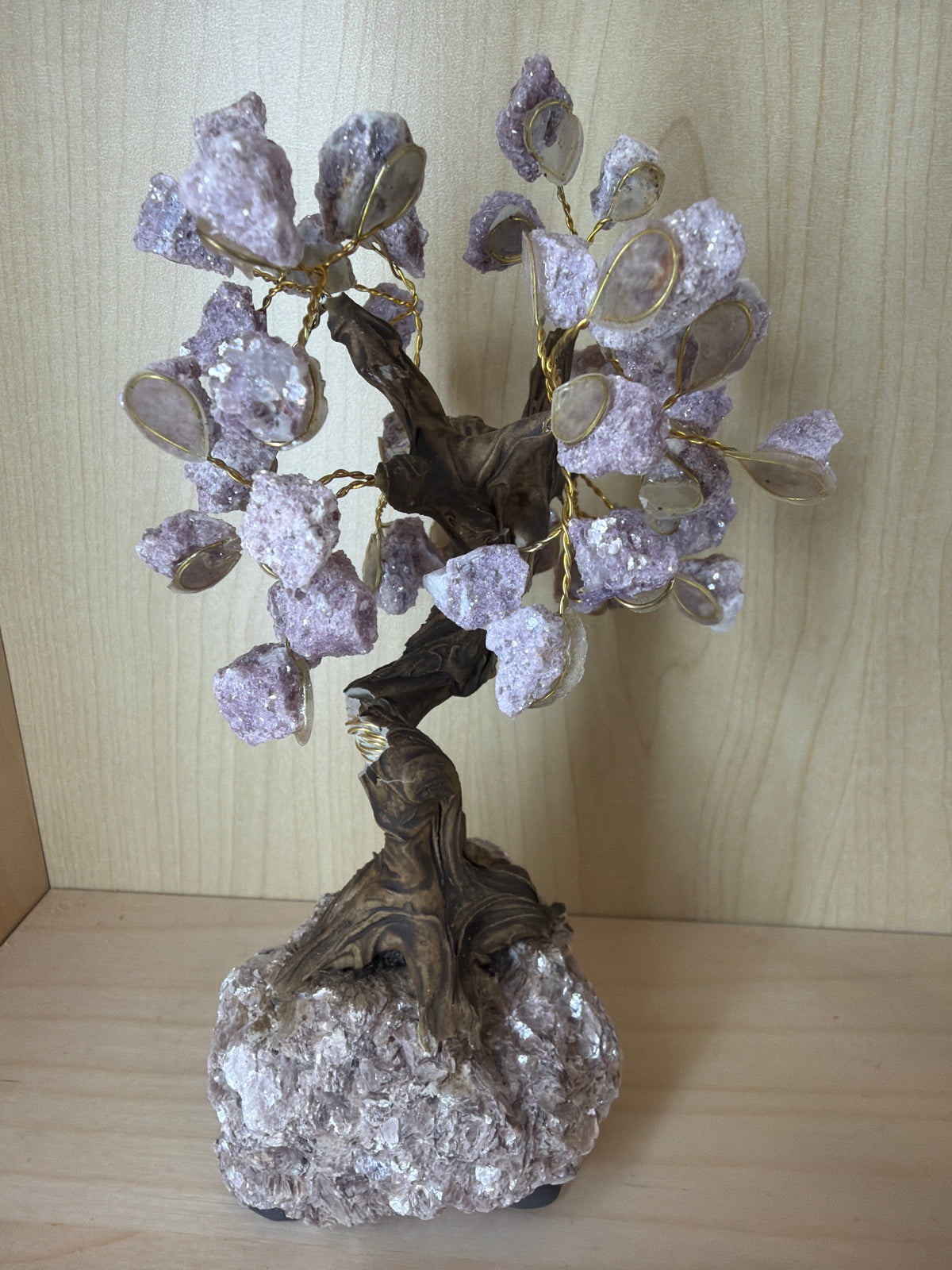 Pequeños árboles de cristal para chakras con base en racimo