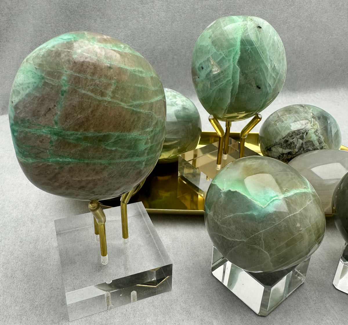 Piedras de garmerita pulidas