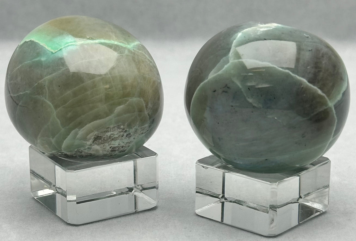 Piedras de garmerita pulidas