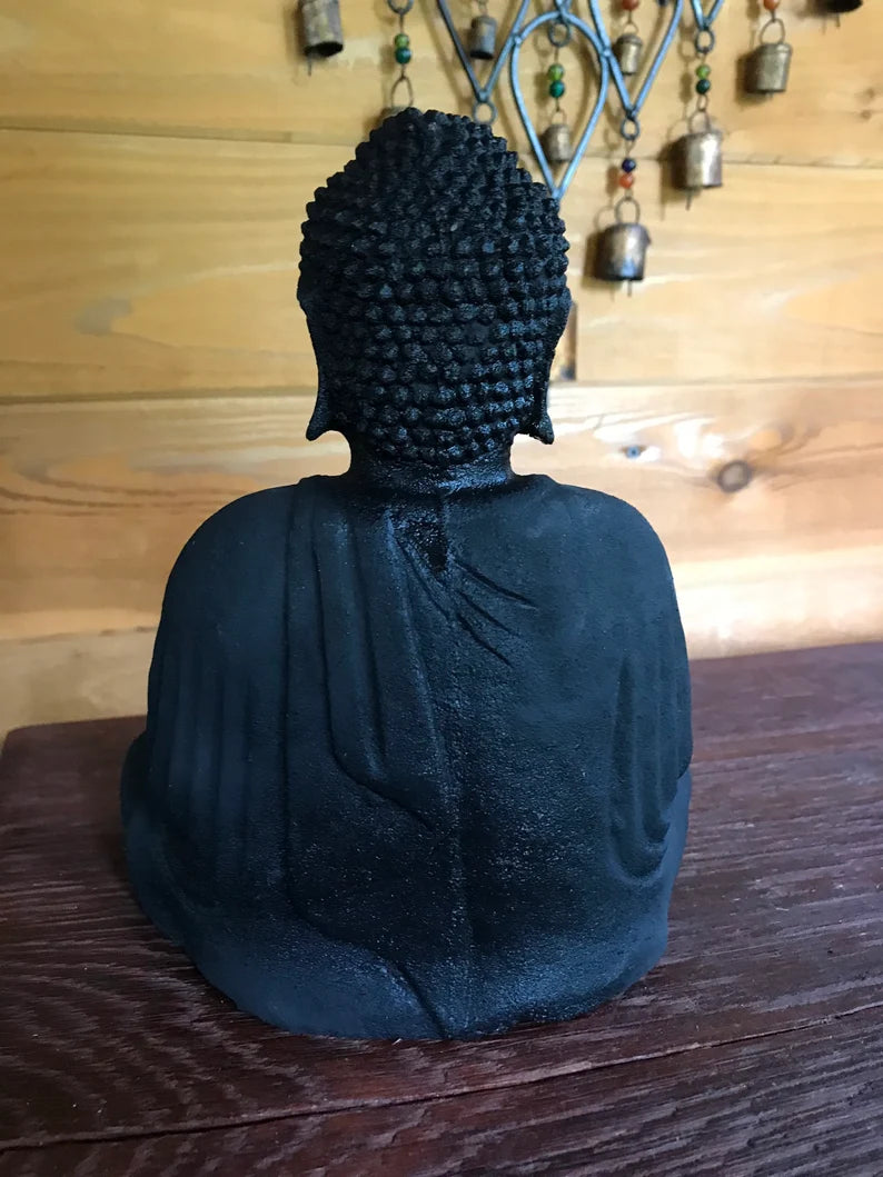 Estatua de piedra volcánica y porta incienso Buda meditando