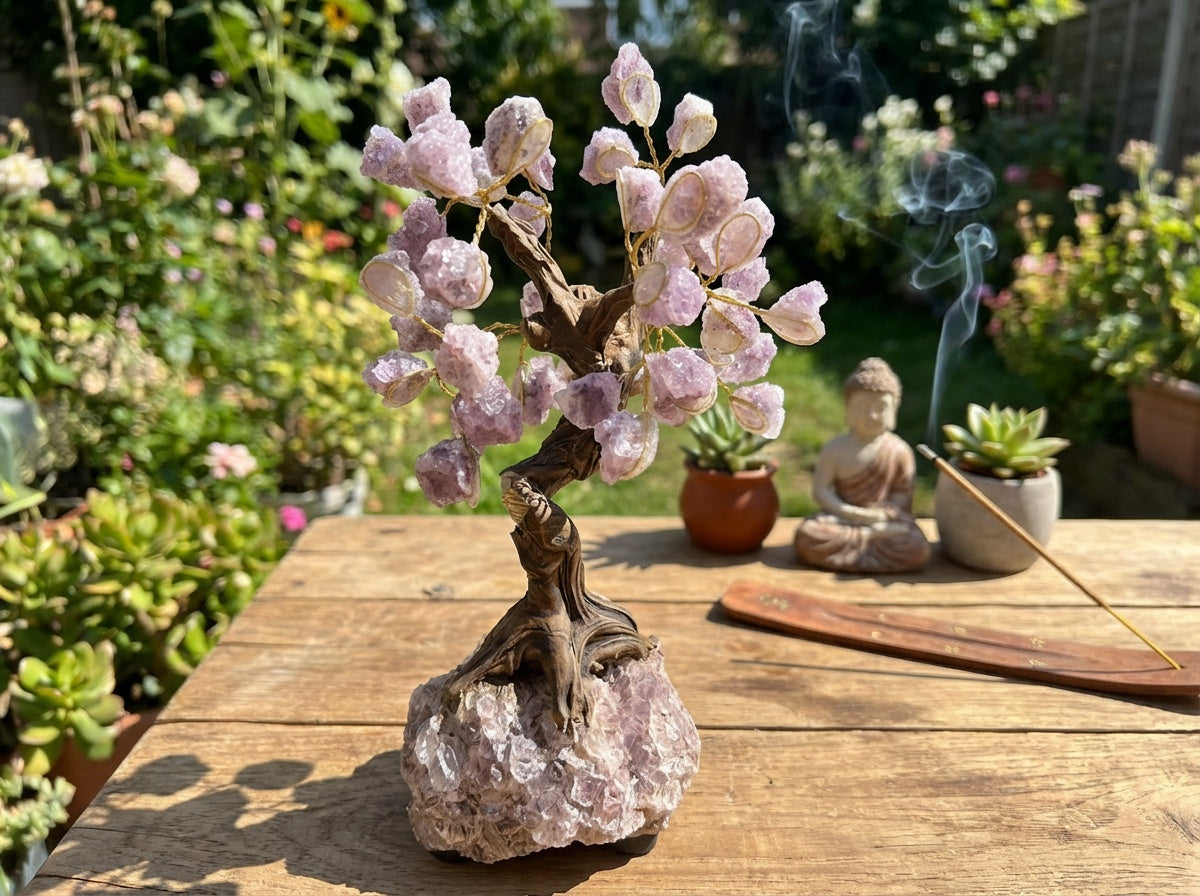 Pequeños árboles de cristal para chakras con base en racimo