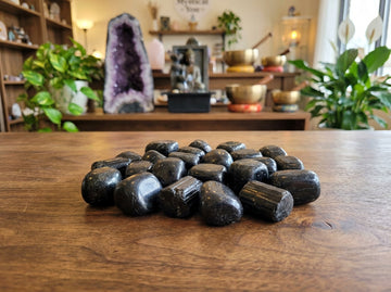 Black Tourmaline Tumbled Stone (STN154)