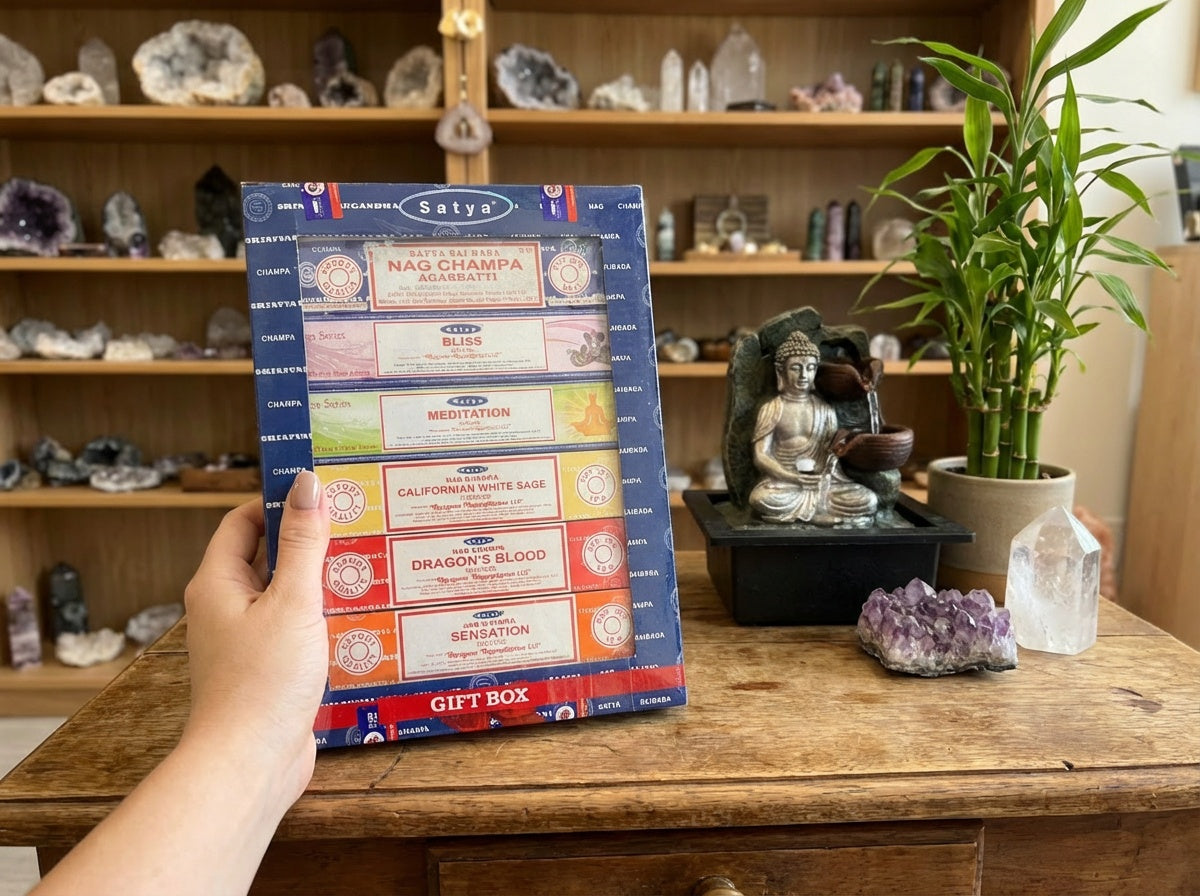 Paquete de regalo de varillas de incienso Satya 12 en 1 de 15 gramos