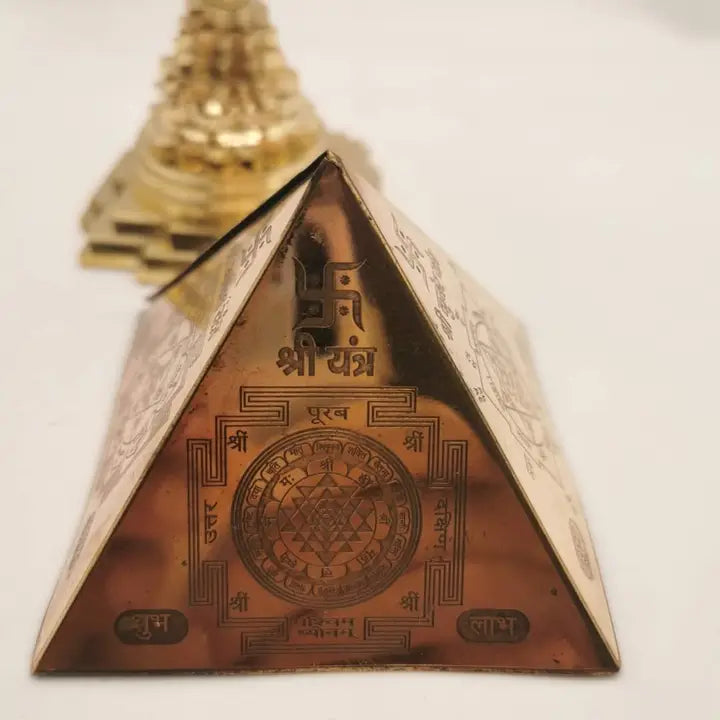 Yantra de la pirámide de cobre