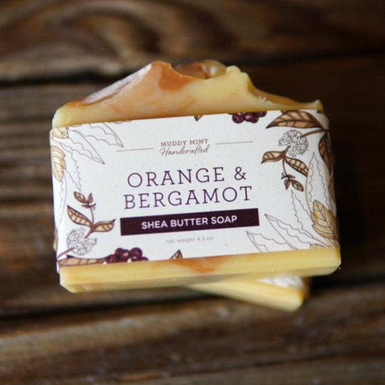 Jabón de naranja y bergamota, manteca de karité y leche de cabra