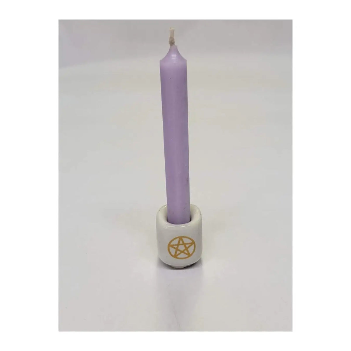 Candelabro de cerámica con forma de carillón y pentáculo